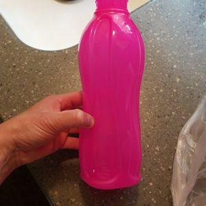 Tupperware water bottle
